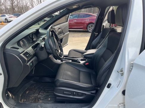 Used 2017 Honda Accord Sport image 22