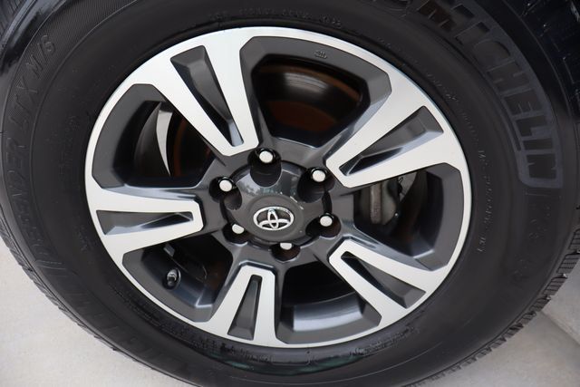 Used 2017 Toyota Tacoma TRD Sport w/ Tow Package RWD image 38