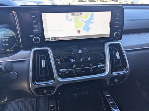 Used 2023 Kia Sorento SX image 17