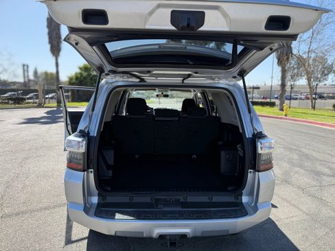 Used 2018 Toyota 4Runner SR5 image 20