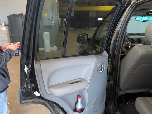 Used 2007 Jeep Liberty Limited AWD/4WD image 22