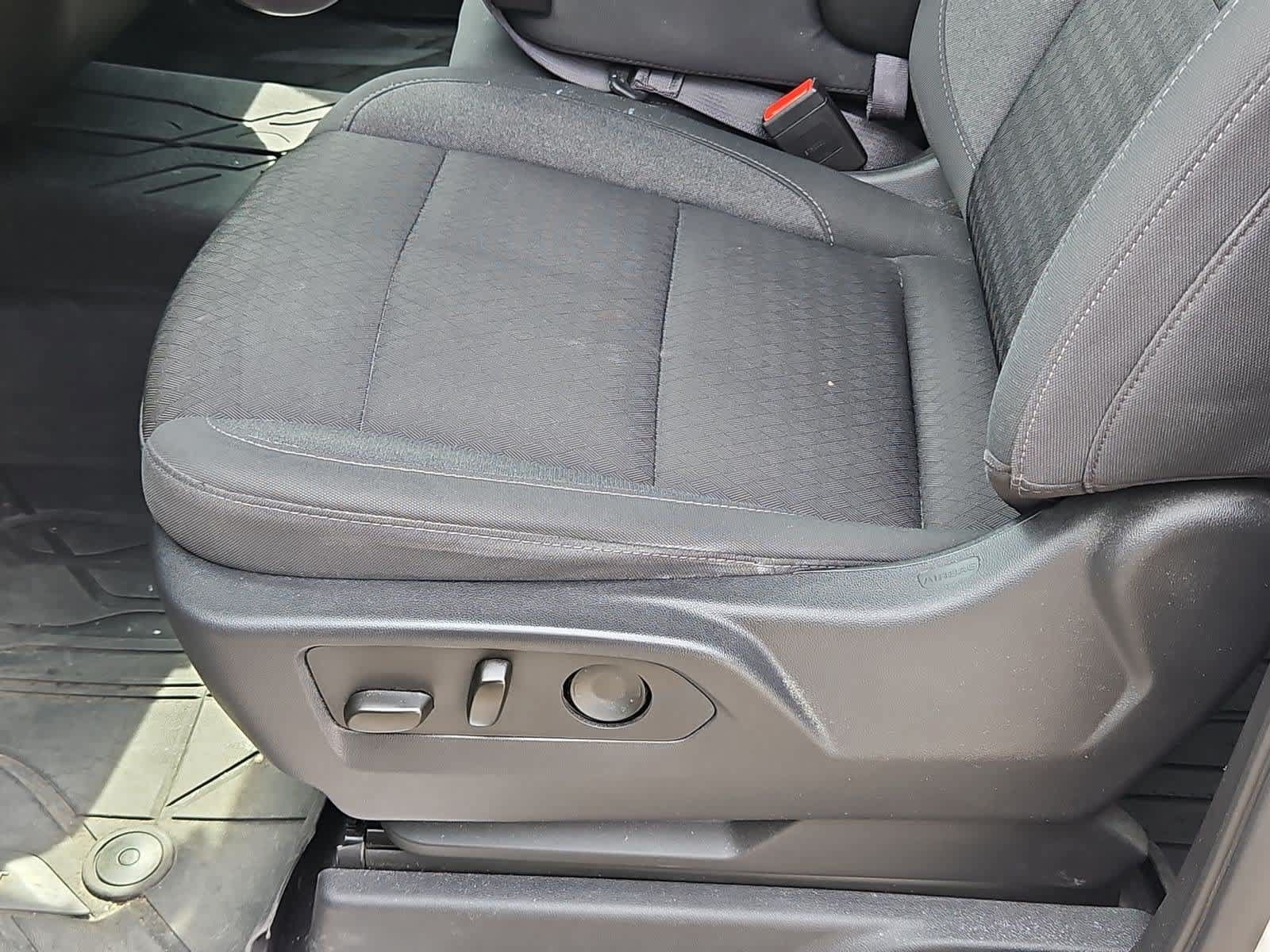 Used 2022 Chevrolet Silverado 1500 LT w/ Protection Package RWD image 16