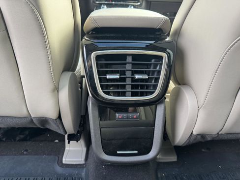 Used 2022 Lincoln Nautilus Reserve w/ Equipment Group 201A image 18