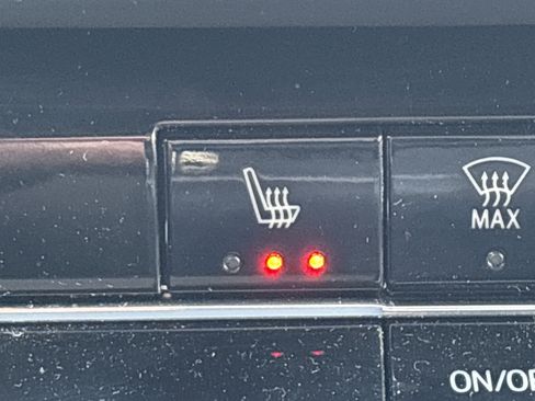 Used 2025 Chevrolet Equinox LT AWD/4WD image 29