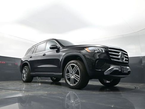 Used 2025 Mercedes-Benz GLS 450 4MATIC image 34