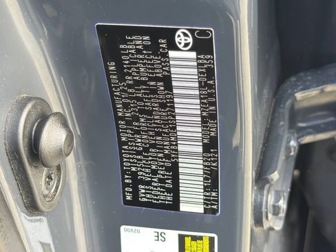 Used 2025 Toyota Corolla LE w/ Convenience Package FWD image 31
