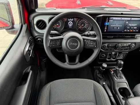 Used 2025 Jeep Wrangler Unlimited Sport AWD/4WD image 26