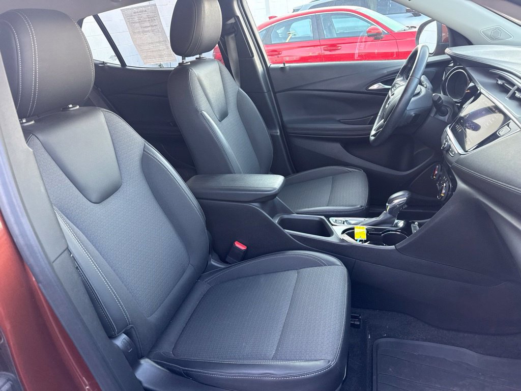 Used 2021 Buick Encore GX Preferred w/ Cold Weather Comfort Package FWD image 33