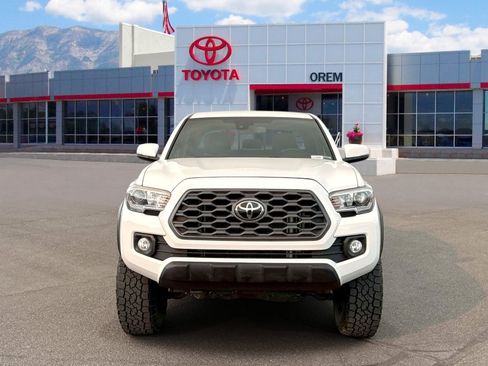 Used 2020 Toyota Tacoma TRD Off-Road AWD/4WD image 2