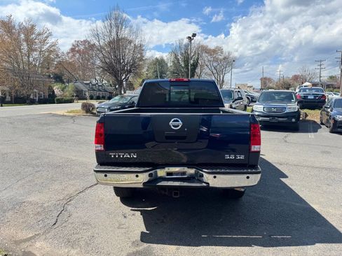 Used 2010 Nissan Titan SE w/ SE Value Truck Pkg image 6