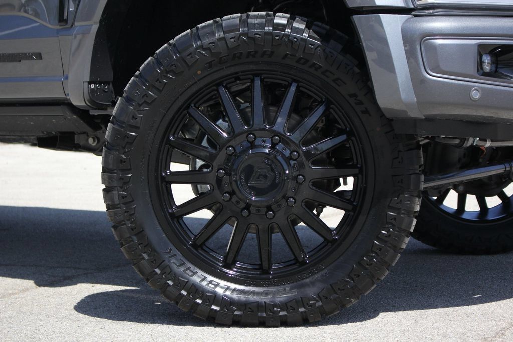 Used 2026 Ford F450 Platinum w/ FX4 Off-Road Package AWD/4WD image 3