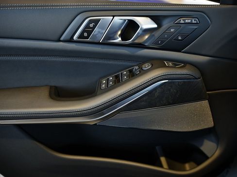 New 2026 BMW X7 xDrive40i w/ M Sport Package image 16