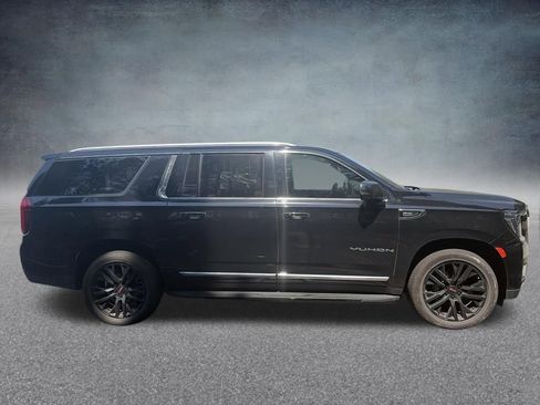 Used 2022 GMC Yukon XL SLT w/ SLT Luxury Package AWD/4WD image 9