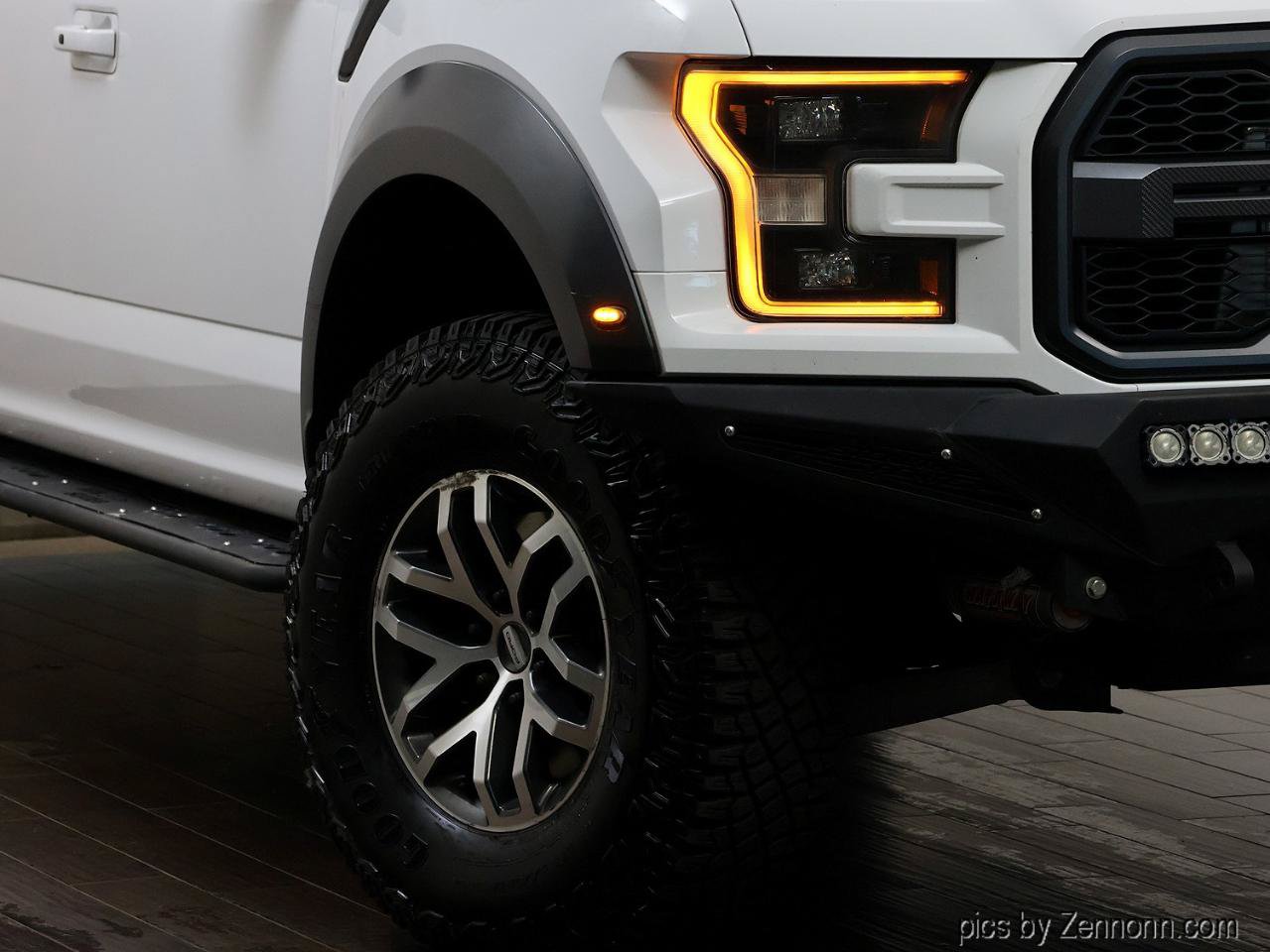Used 2017 Ford F150 Raptor w/ Equipment Group 802A Luxury AWD/4WD image 3