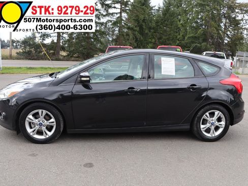 Used 2014 Ford Focus SE w/ SE Winter Package image 5