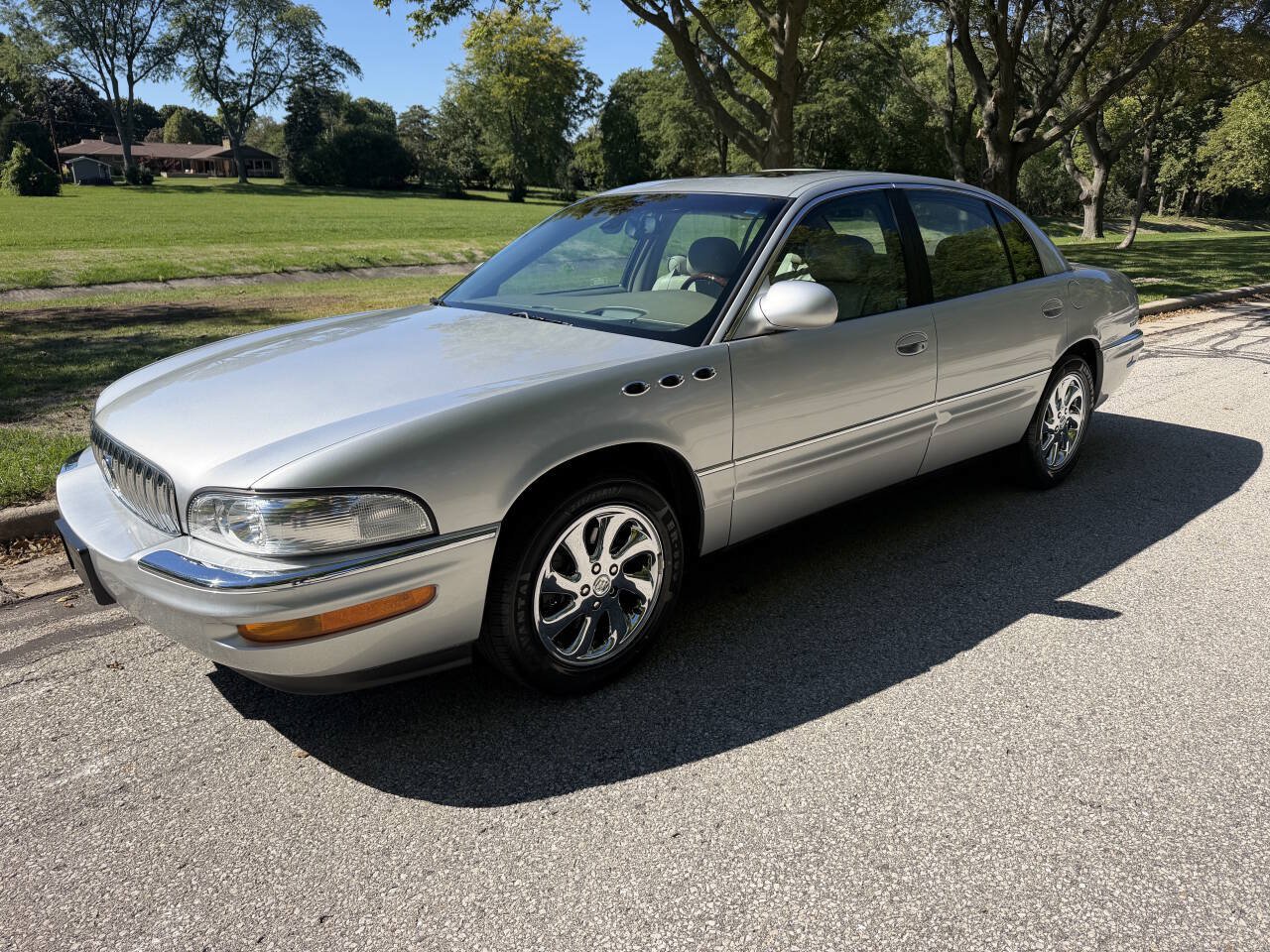 Used 2003 Buick Park Avenue Ultra w/ Ultra Luxury Package FWD image 1
