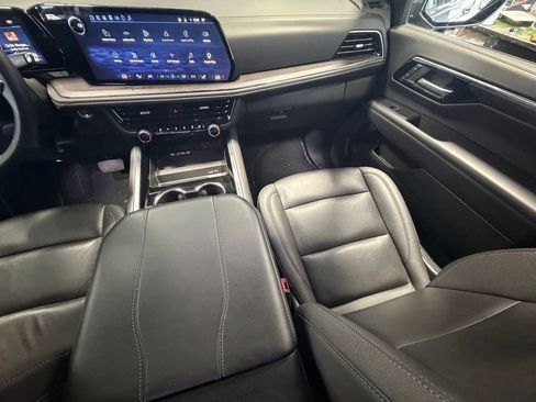 Used 2025 Chevrolet Tahoe LT AWD/4WD image 12