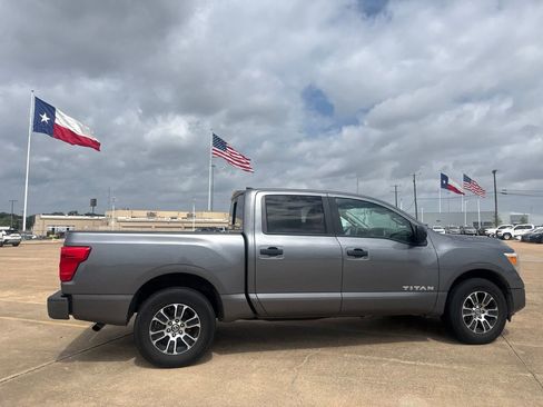 Certified 2022 Nissan Titan SV RWD image 23