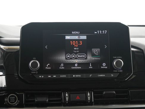 Used 2024 Nissan Pathfinder SV AWD/4WD image 18
