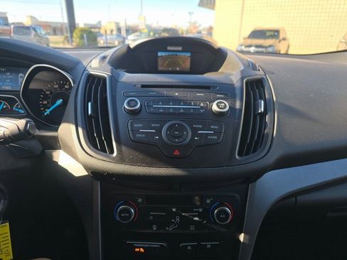 Used 2017 Ford Escape SE image 17