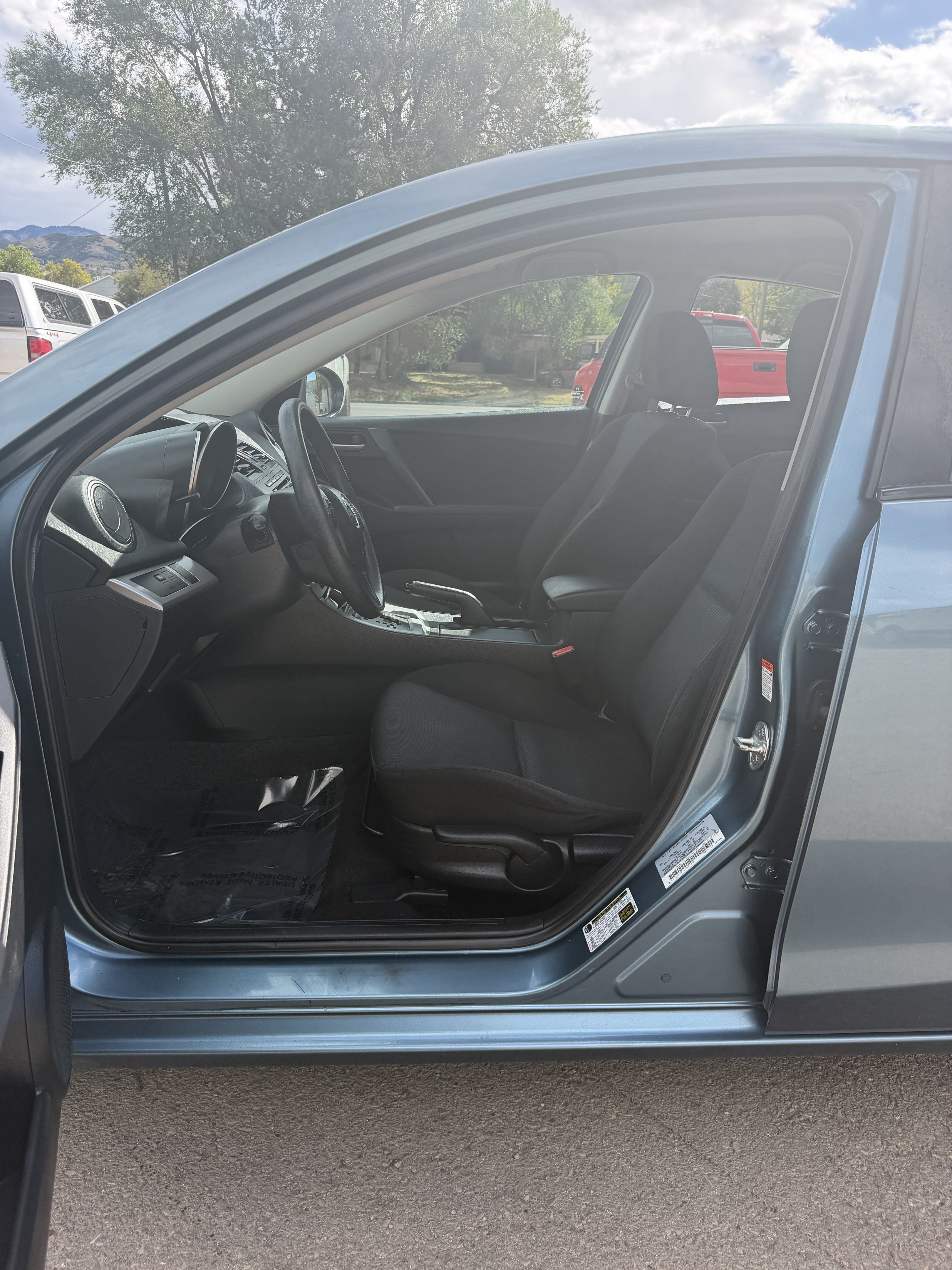 Used 2011 MAZDA MAZDA3 i Touring FWD image 17