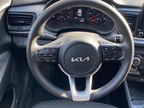 Used 2022 Kia Rio S w/ Technology Package image 4