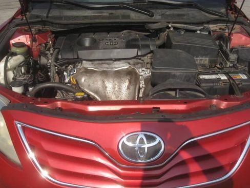 Used 2010 Toyota Camry LE FWD image 26