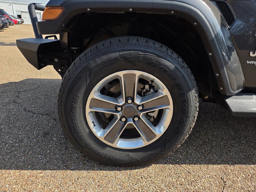 Used 2022 Jeep Wrangler Unlimited Sahara w/ Cold Weather Group AWD/4WD image 31