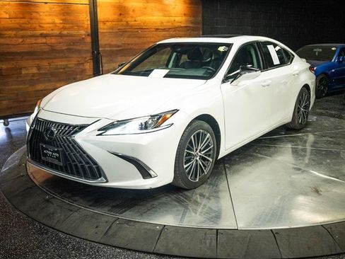 Used 2023 Lexus ES 300h w/ Premium Package FWD image 2