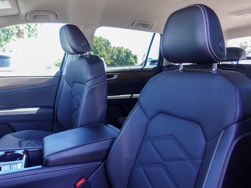 Used 2024 Volkswagen Atlas SE FWD image 21