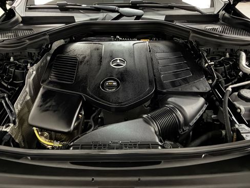 Used 2025 Mercedes-Benz GLC 350e 4MATIC image 38