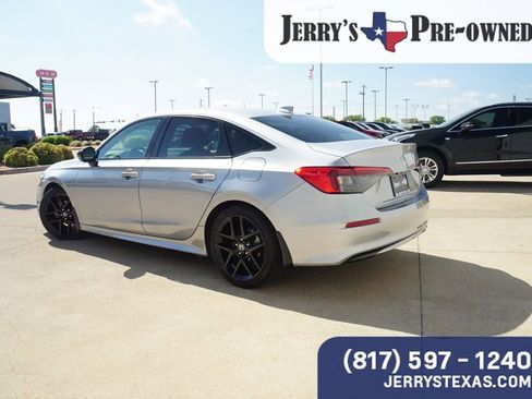 Used 2024 Honda Civic Sport image 2