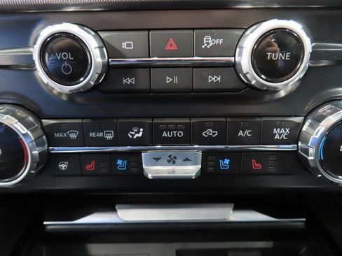 Used 2025 Ford F250 Platinum image 71