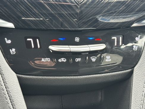 Used 2025 Cadillac XT6 Premium Luxury w/ Technology Package image 22