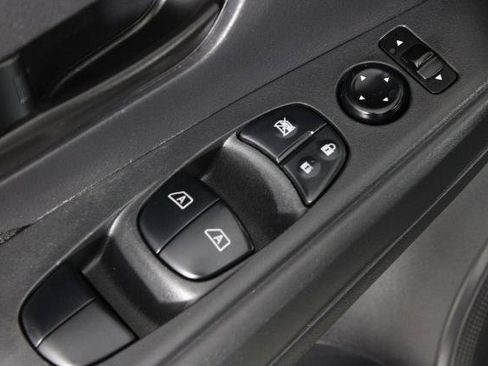 Certified 2021 Nissan Kicks S FWD image 23