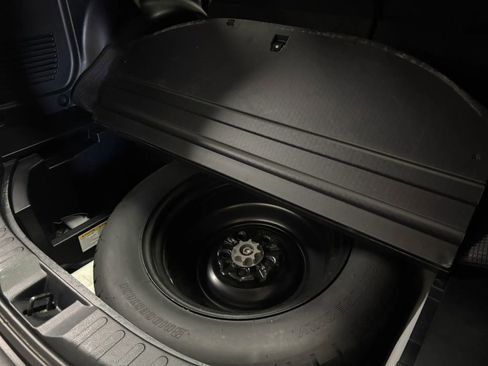 Used 2015 Toyota RAV4 LE FWD image 18
