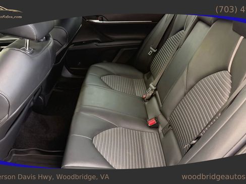 Used 2020 Toyota Camry SE image 24