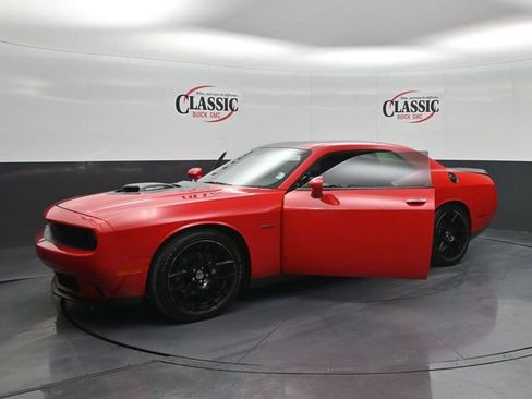 Used 2015 Dodge Challenger R/T image 33