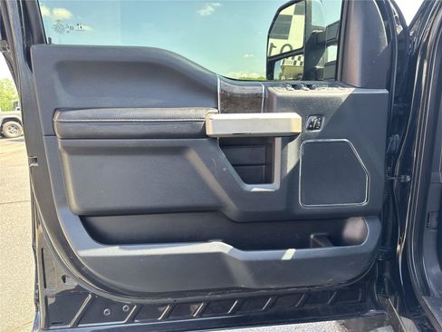Used 2022 Ford F350 Lariat w/ Chrome Package AWD/4WD image 13
