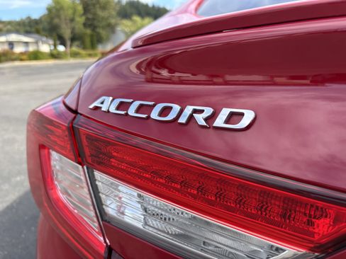 Used 2020 Honda Accord Sport image 11