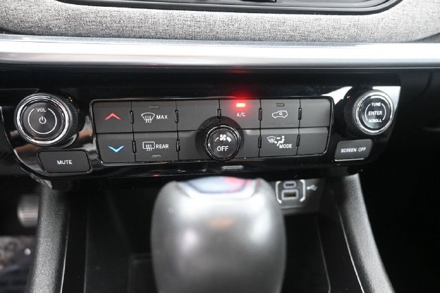 Used 2024 Jeep Compass Latitude AWD/4WD image 22