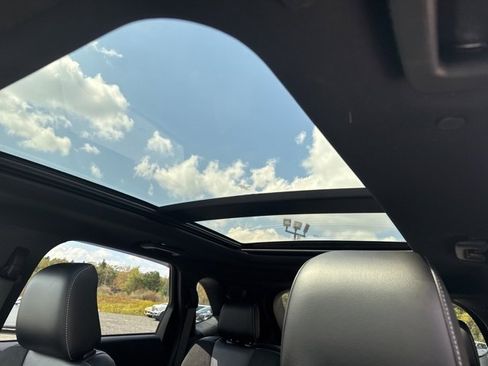 Used 2022 Ford Edge ST w/ Equipment Group 401A image 21