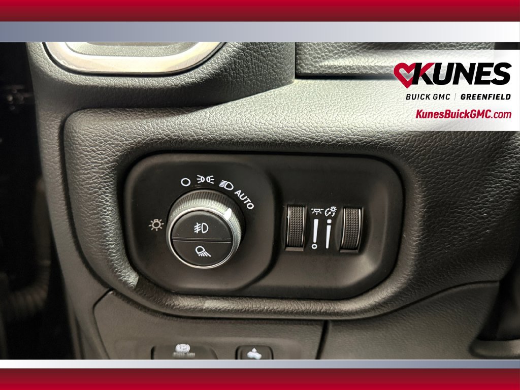 Used 2026 RAM 1500 Laramie AWD/4WD image 15