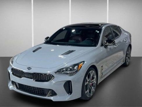 Used 2019 Kia Stinger GT1 image 3