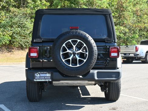 Used 2024 Jeep Wrangler Sport S image 8