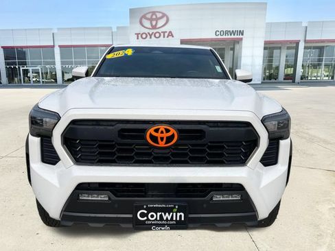 Used 2024 Toyota Tacoma TRD Off-Road w/ TRD Off Road Upgrade Package AWD/4WD image 8