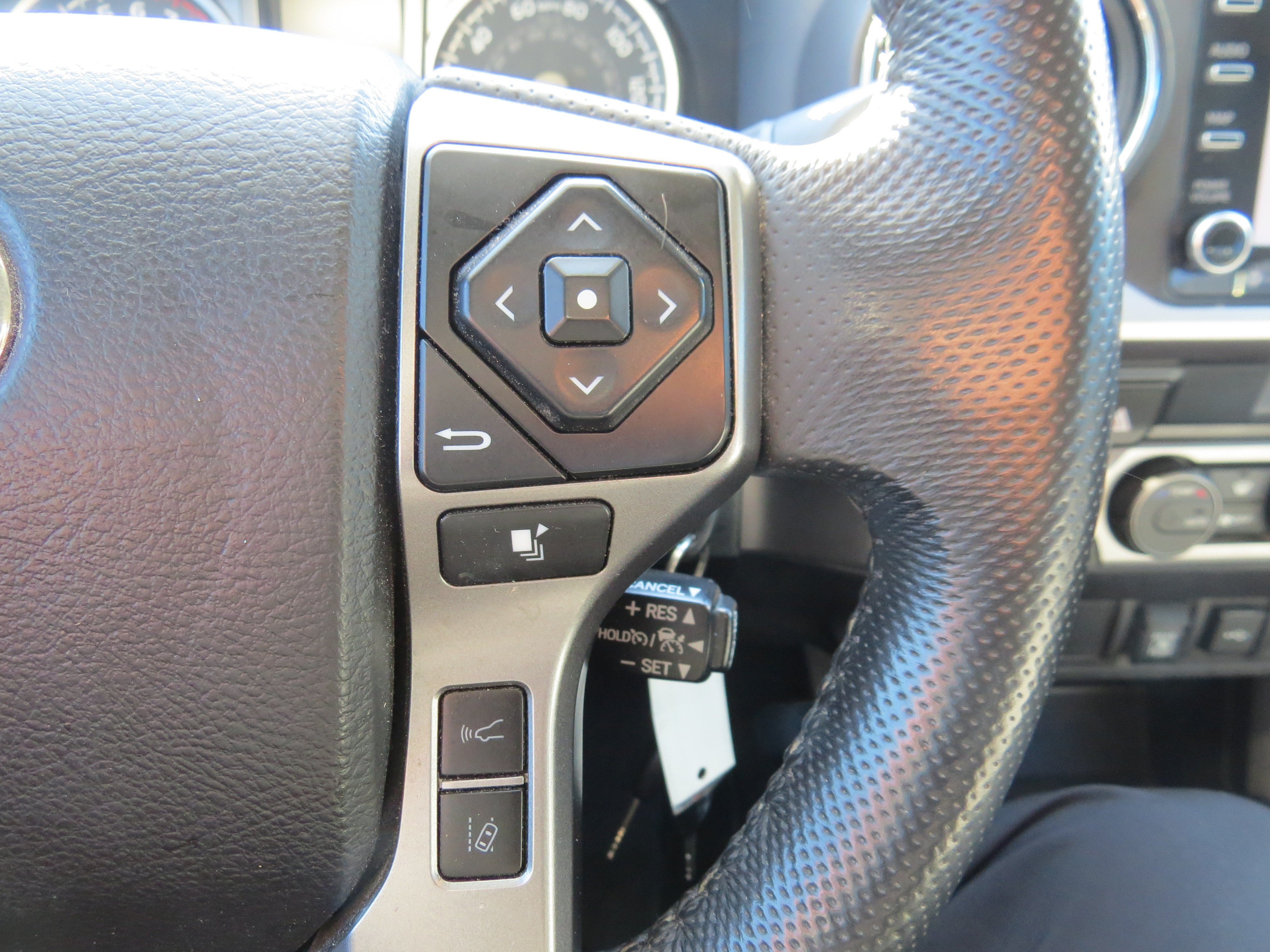 Used 2021 Toyota Tacoma SR5 AWD/4WD image 20