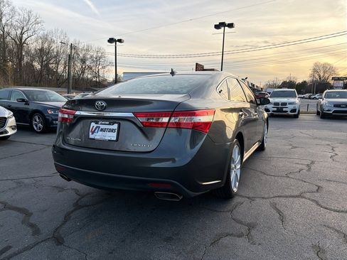 Used 2013 Toyota Avalon XLE Premium image 11