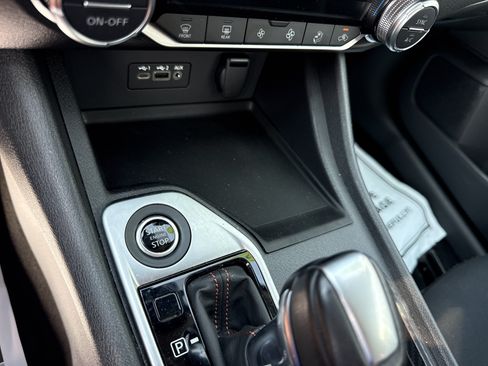 Used 2023 Nissan Sentra SR w/ Electronics Package FWD image 8