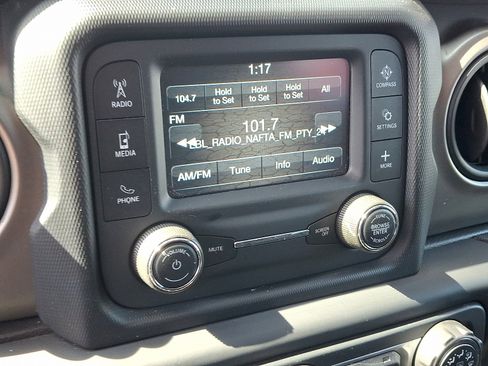 Used 2018 Jeep Wrangler Sport image 16